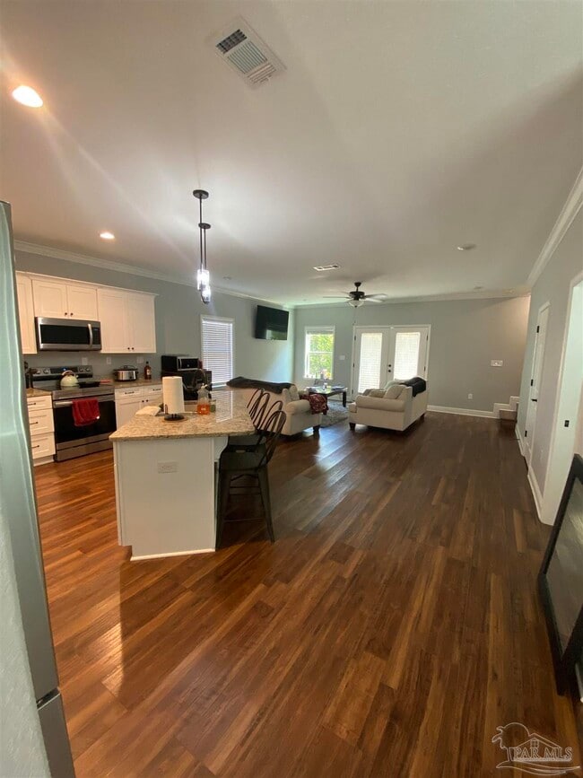 Photo - 607 W Belmont St