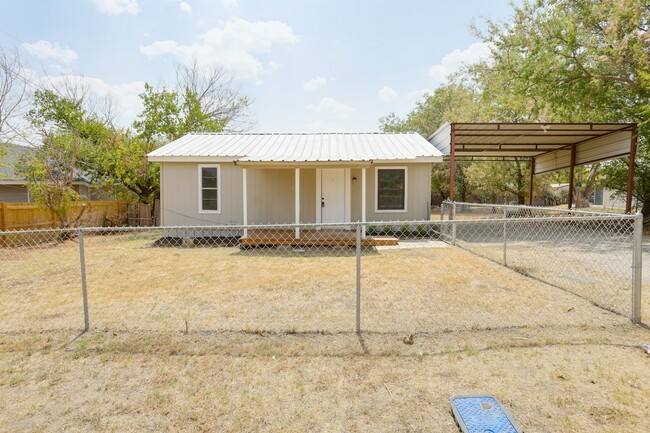Photo - 221 Porter Dr Casa