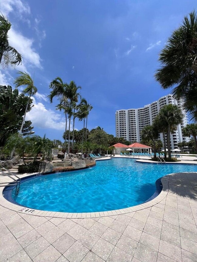 Photo - 3300 NE 191st St Unidad 205