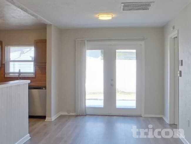 Photo - 10887 111th Pl N