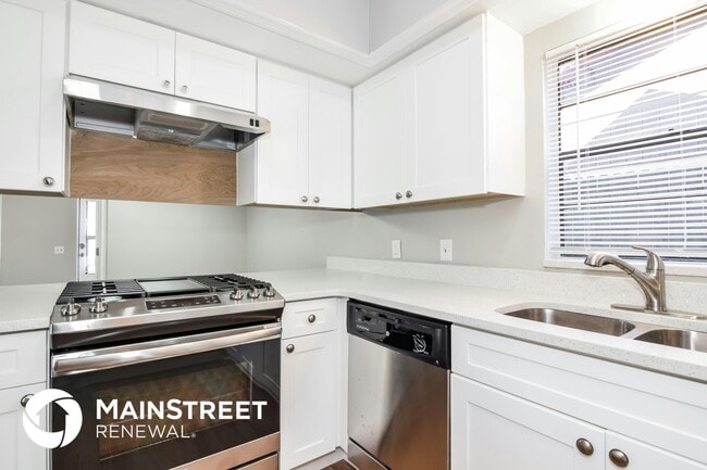 Photo - 3233 Timberline Rd