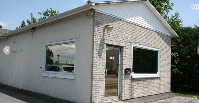 Building Photo - 1257 Tonawanda St Rental