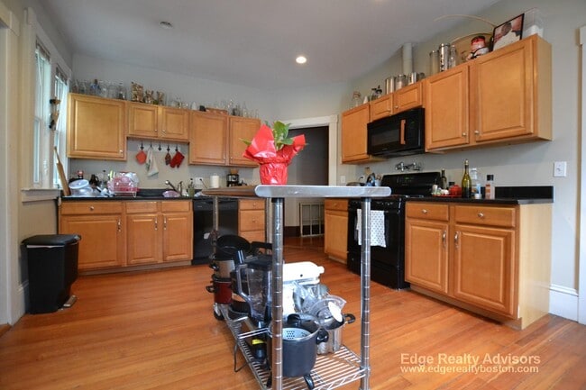 Photo - 54 Mapleton St Unit 1