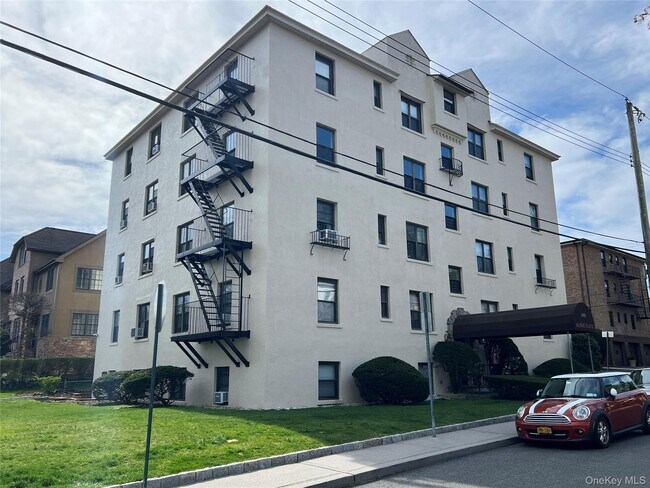 Photo - 240 Alpine Pl