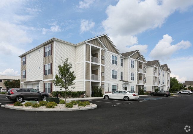 Building Photo - Marshall Square Apartments