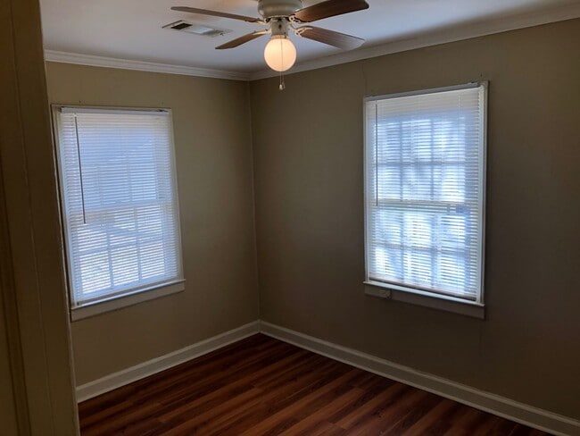 Photo - r3713a Unit B