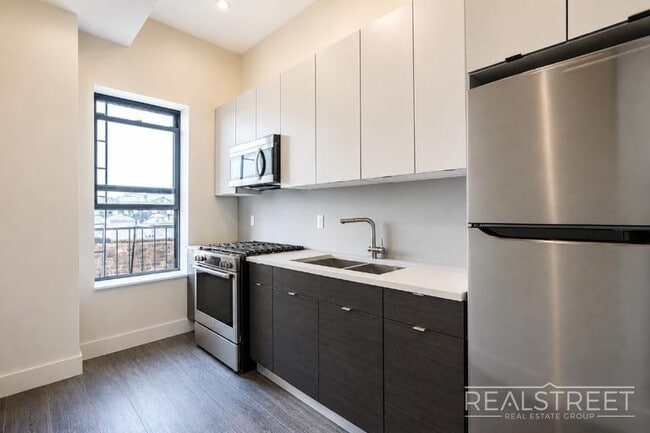 Photo - Stunning Large 2 Bed in Crown Heights Unit 2C