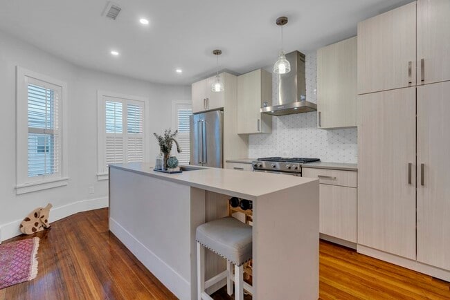 Photo - 351 Centre St Unidad 3