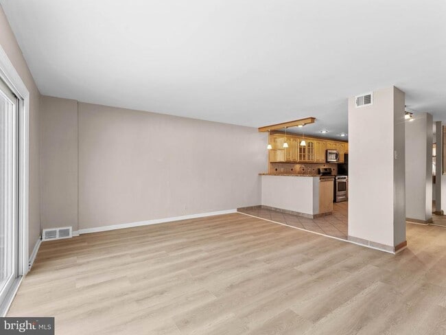 Photo - 3321 Fairdale Rd