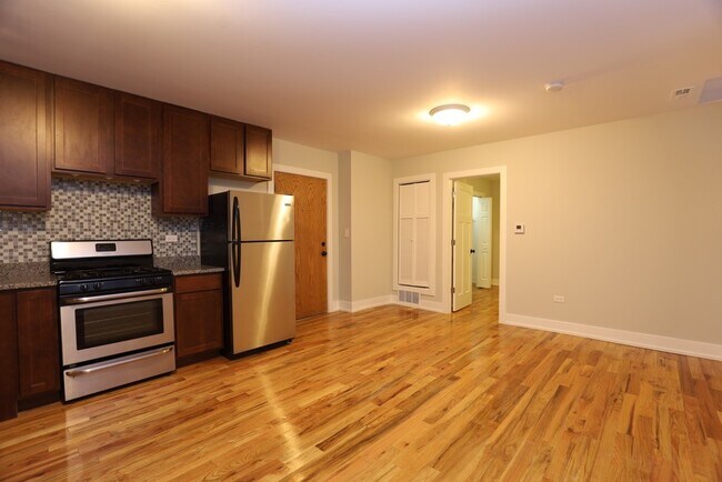 Photo - 555 W Arlington Pl Unit 701