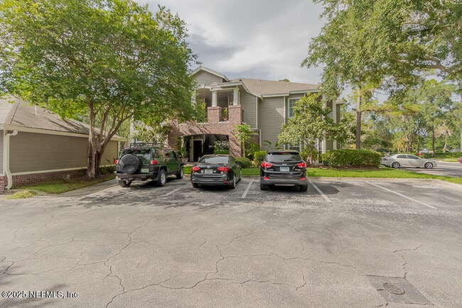 Photo - 10000 Gate Pkwy Unidad 2021 Rental
