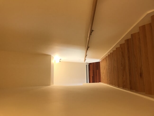 Hueco de escalera - 96 Hogsback Dr