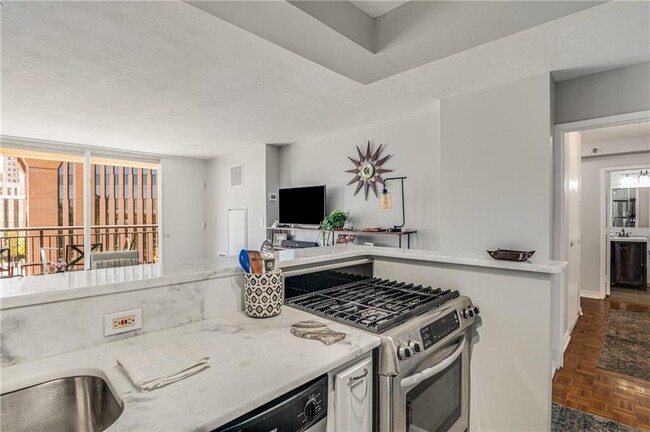Photo - 620 Peachtree St NE Condo Unit 511