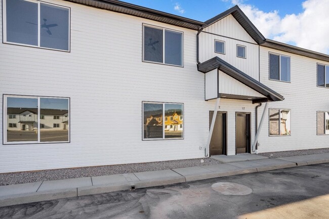 Photo - 1 W 2925 N Cir