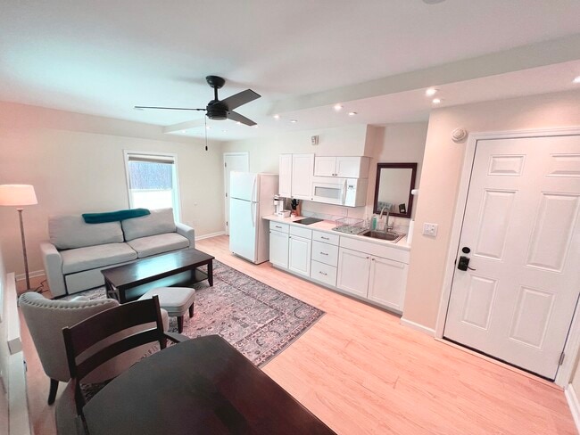 Photo - 745 Bagdad Rd
