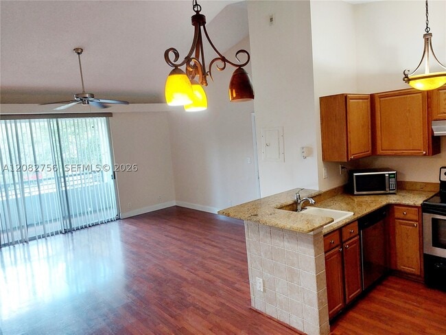 Photo - 641 Lyons Rd Unit 11207