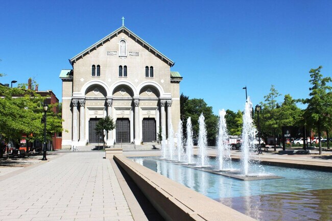 Photo - 2312 Rue Sainte-Catherine E Unit ID1232663P