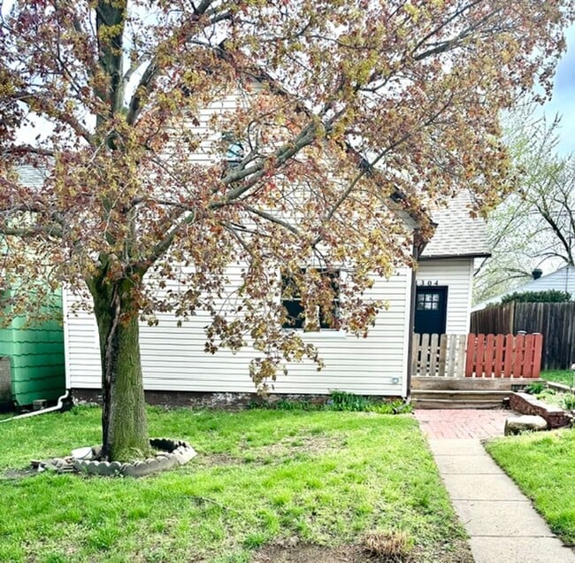 Building Photo - Completely Updated 3 Bedroom Home!