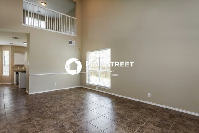 Photo - 3 Bedroom Pet-Friendly Home in Converse, TX with Main Street Renewal