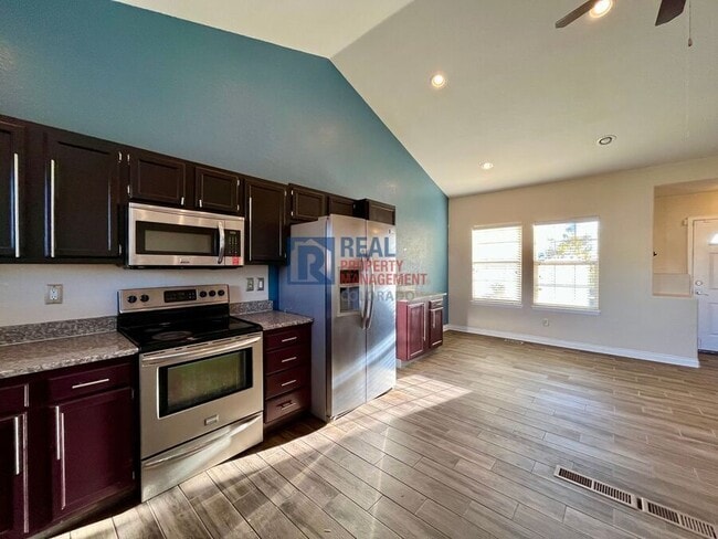 Photo - 5225 Deephaven Ct