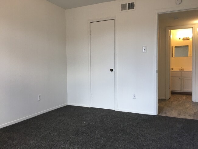 Photo - Timber Crossing Apartments