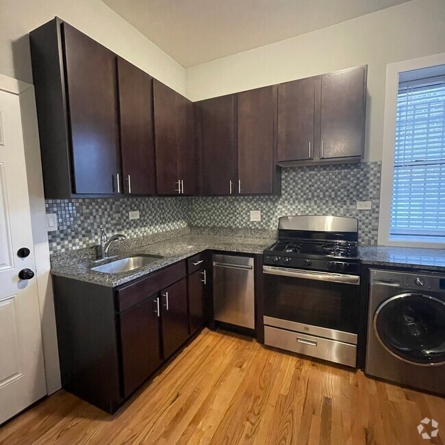 Building Photo - 629 W Oakdale Ave Unit 4 Rental