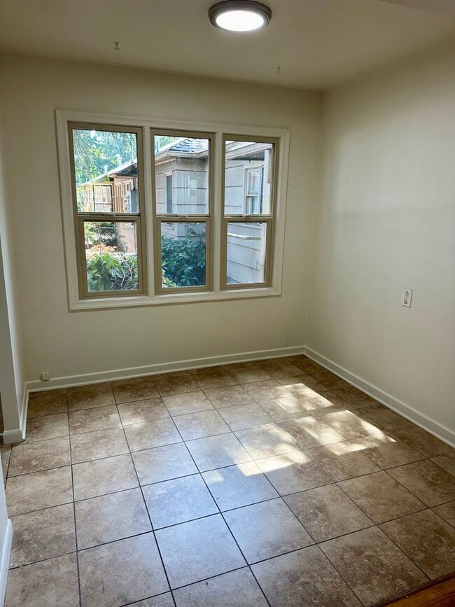 Photo - 1/2 Off 2nd Month's Rent Unit 04-1007