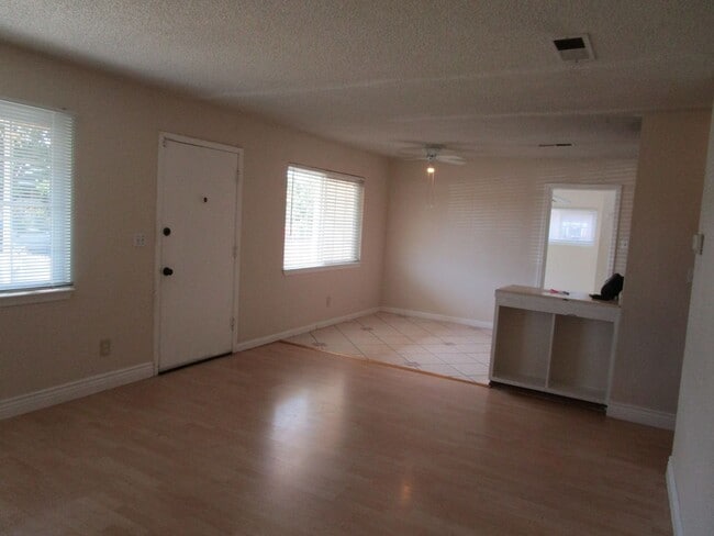 Photo - 231 Stephen St