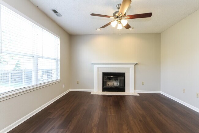 Photo - 19166 Strand Ct