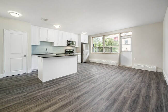 Photo - 45 42nd St