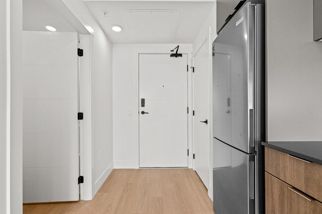 1110 Lawson Av