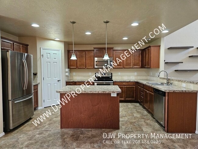 Photo - 4665 N Beaham Ave