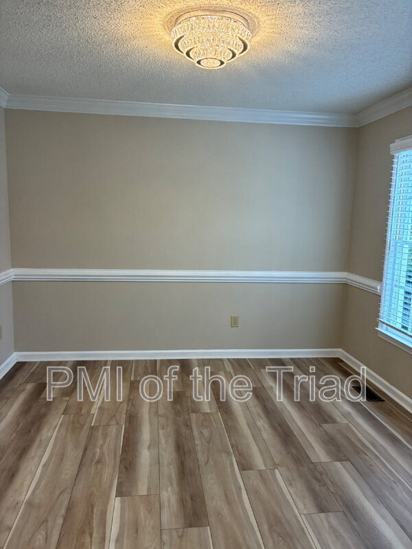 Photo - 10 Creekstone Ct