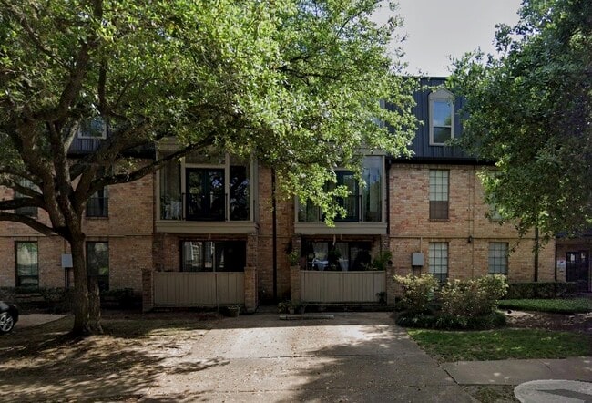Building Photo - 2425 Underwood St Unit 154