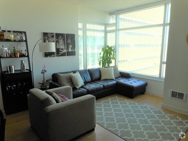 Building Photo - 1160 Mission St Unit 2110 Rental