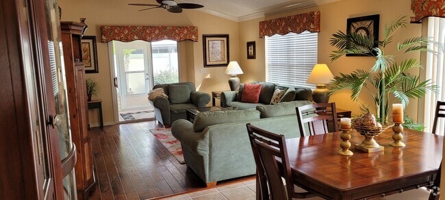 Living/Dining - 725 Rosella Pl Rental