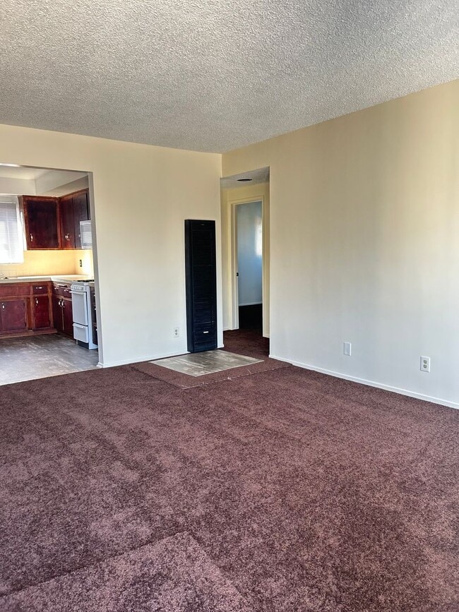 Building Photo - 1622 W 81st St Unit 3