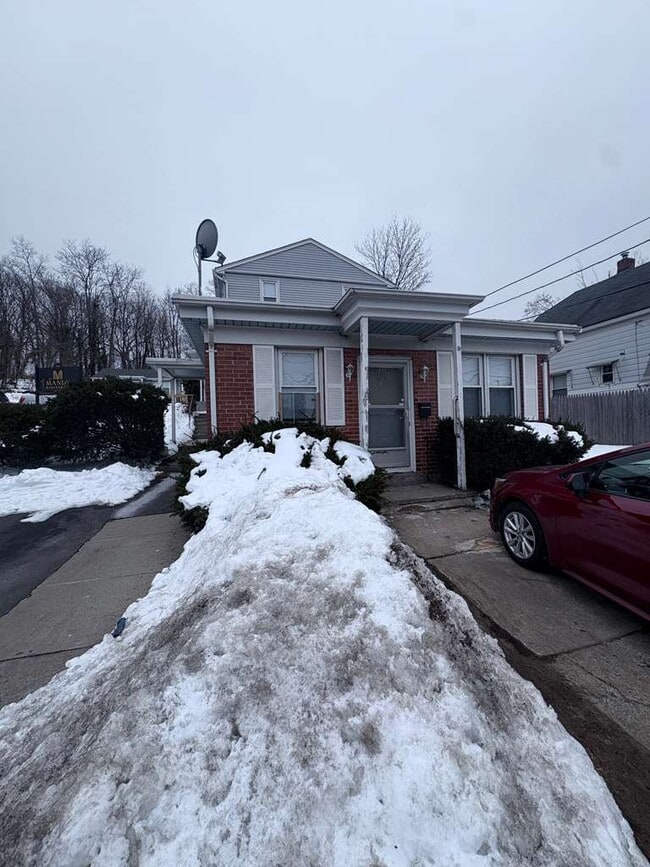 Building Photo - 514 Main St Unit 1