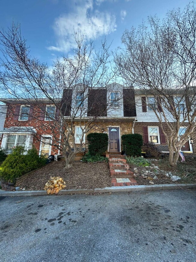 Photo - "Charming 3-Bedroom Townhome with 2 Full Baths in Front Royal!"