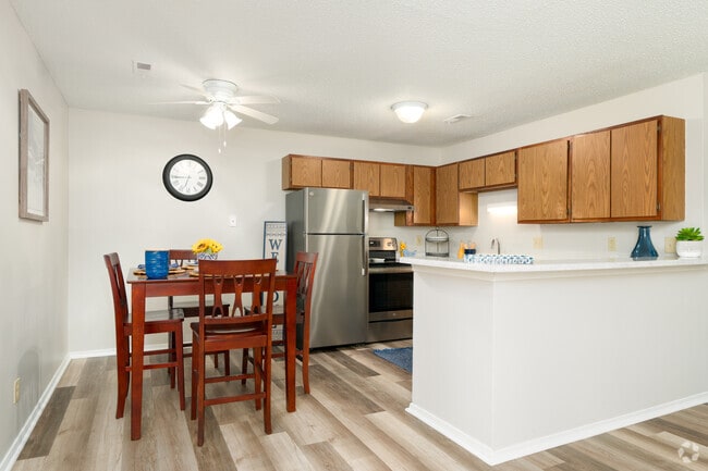 2 habitaciones, 1 baño, 916 pies cuadrados, cocina - Casalon Parkway Apartments