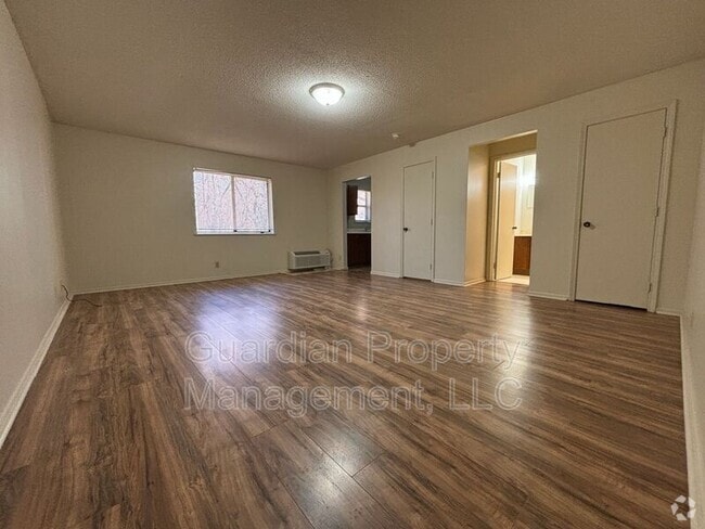 Building Photo - 1602 Brookside Dr Unit 209 Rental