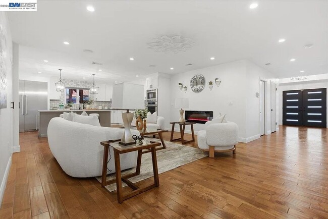 Photo - COMING SOON  / 4br - 2358SqFt - THE MOST GORGEOUS RENTAL HOME IN THE MISSION