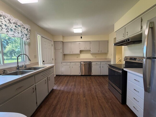 Photo - 3737 W Howell Rd