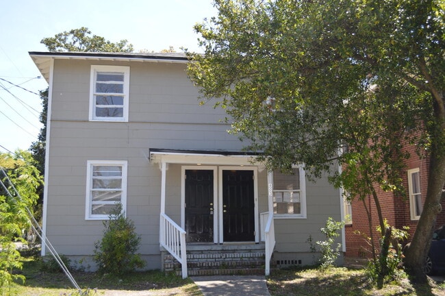 Building Photo - 803 Acosta St Rental