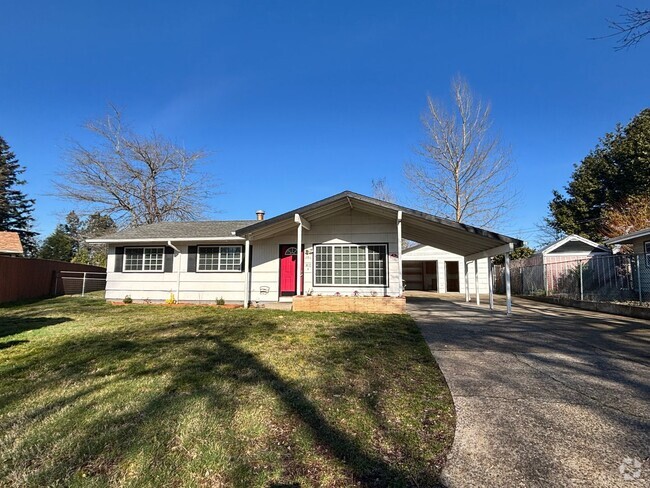 Building Photo - Newly Updated 3 Bedroom Home in SE Portland