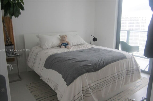 Photo - 501 NE 31st St