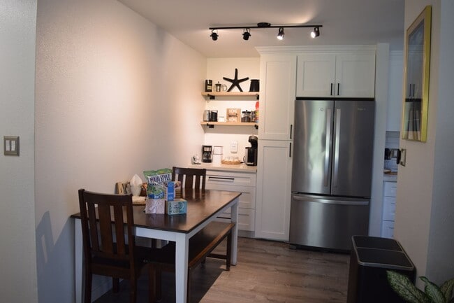 Photo - Haleakala Gardens Furnished ground floor 3...