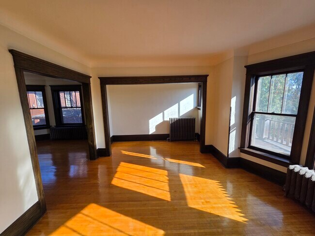 Photo - 1111 E 4th St Unit 2