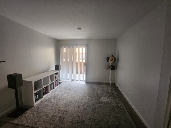 Photo - 1810 E Blacklidge Dr Unit 503