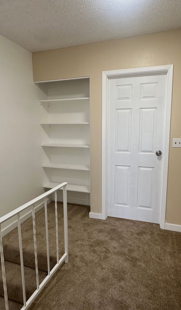 Photo - 2 BEDROOMS 1.5 BATHROOM TOWNHOUSE AVAILABLE FOR RENT JONES AND VEGAS DR !!!